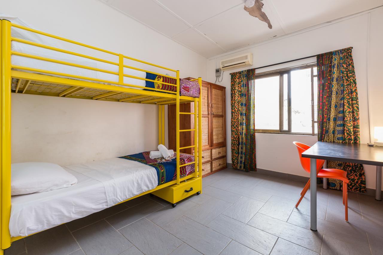 Agoo Hostel (Adults Only) 阿克拉 外观 照片